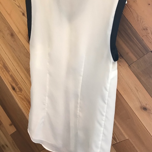 Rock & Republic- Black/White blouse - Picture 3 of 4